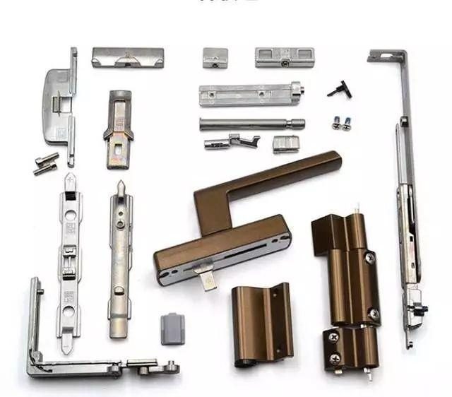 越來越火的內開內倒窗，到底值不值得安裝？過來人親述 五金配件是靈魂！